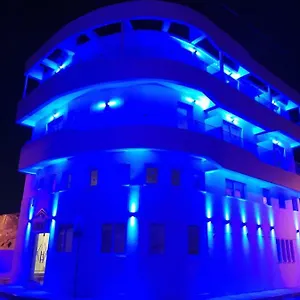 White 11 Apartahotel